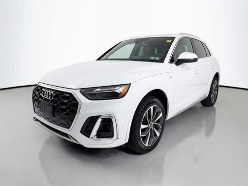 Glacier White Metallic 2023 Audi Q5 45 S line Premium