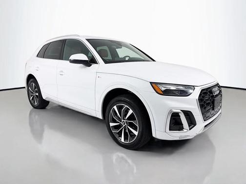Glacier White Metallic 2023 Audi Q5 45 S line Premium