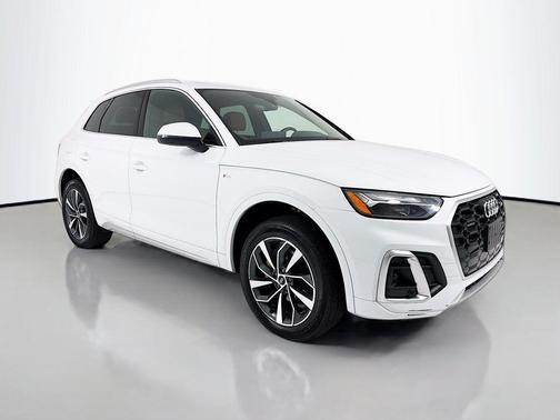 Glacier White Metallic 2023 Audi Q5 45 S line Premium