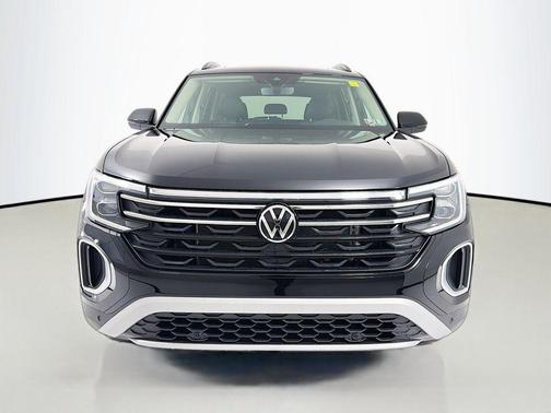 Deep Black Pearl 2026 Volkswagen Atlas Peak Edition