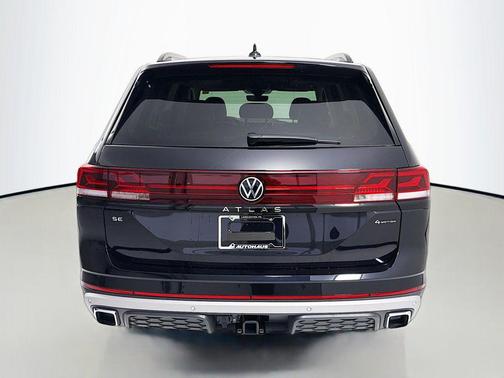 Deep Black Pearl 2026 Volkswagen Atlas Peak Edition