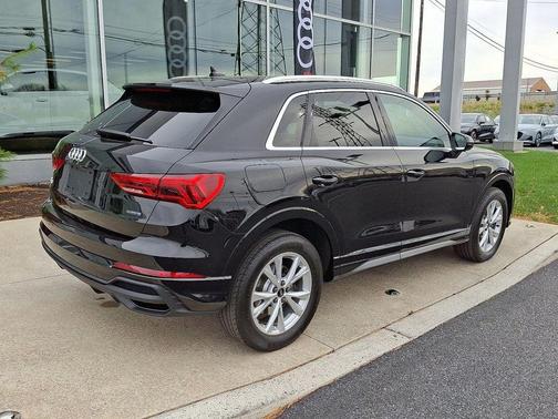 2022 Audi Q3 45 S line Premium