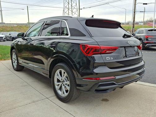 2022 Audi Q3 45 S line Premium