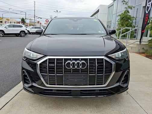 2022 Audi Q3 45 S line Premium