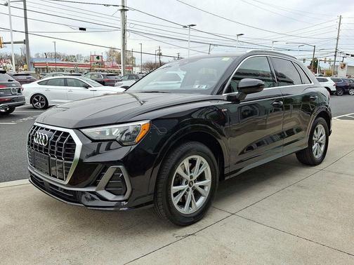 2022 Audi Q3 45 S line Premium