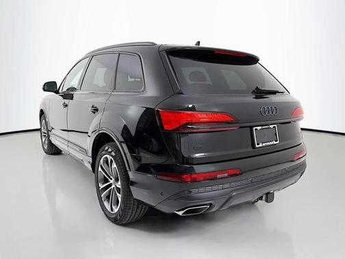 2026 Audi Q7 45 Premium