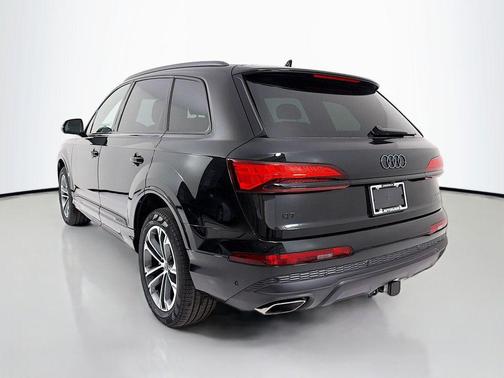 2026 Audi Q7 45 Premium