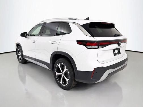 pure white 2026 Volkswagen Tiguan 2.0T SE 4MOTION