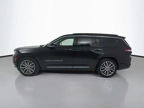 Diamond Black Crystal Pearlcoat 2024 Jeep Grand Cherokee L Summit Reserve