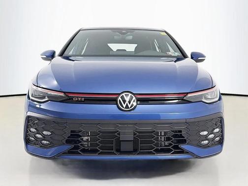 2025 Volkswagen Golf GTI 2.0T SE DSG