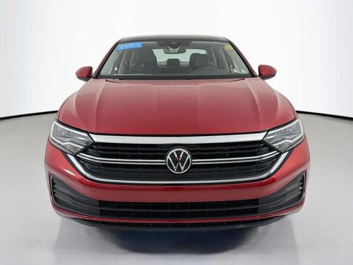 Kings Red Metallic 2023 Volkswagen Jetta 1.5T SE