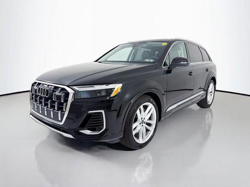 Mythos Black Metallic 2025 Audi Q7 55 Premium Plus