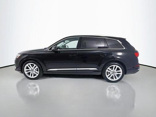 Mythos Black Metallic 2025 Audi Q7 55 Premium Plus