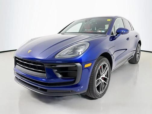 Gentian Blue Metallic 2022 Porsche Macan Macan S
