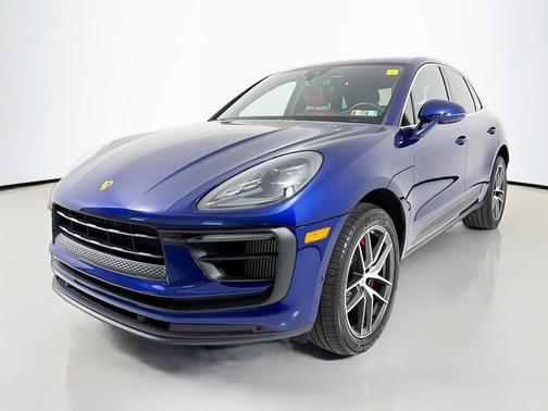 Gentian Blue Metallic 2022 Porsche Macan Macan S