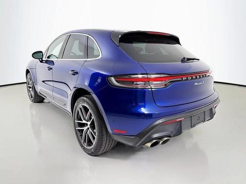 Gentian Blue Metallic 2022 Porsche Macan Macan S