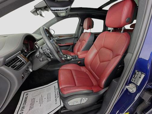 Gentian Blue Metallic 2022 Porsche Macan Macan S