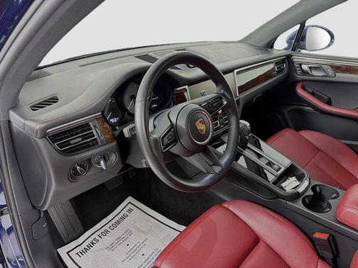 Gentian Blue Metallic 2022 Porsche Macan Macan S