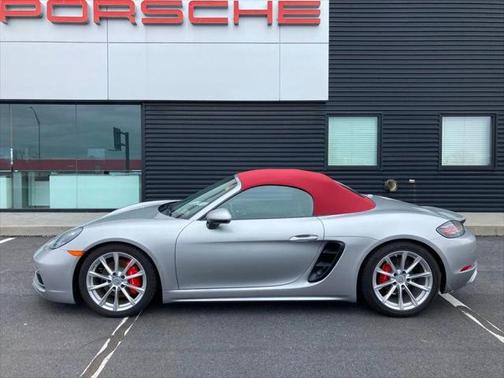 2024 Porsche 718 Boxster S