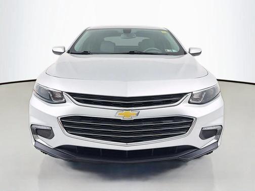Silver Ice Metallic 2018 Chevrolet Malibu LT