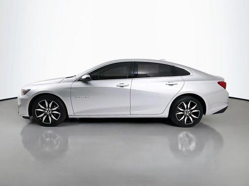 Silver Ice Metallic 2018 Chevrolet Malibu LT
