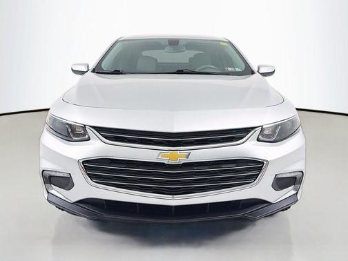 Silver Ice Metallic 2018 Chevrolet Malibu LT
