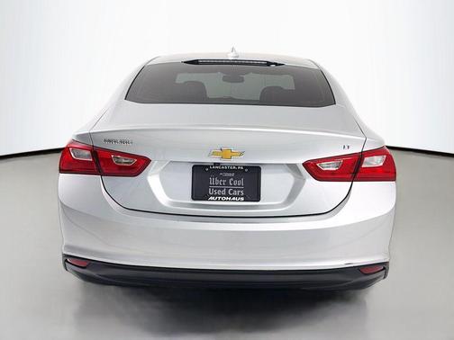 Silver Ice Metallic 2018 Chevrolet Malibu LT
