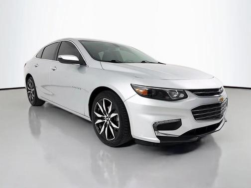 Silver Ice Metallic 2018 Chevrolet Malibu LT