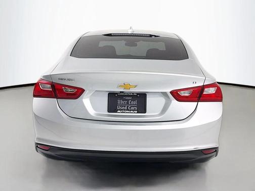Silver Ice Metallic 2018 Chevrolet Malibu LT
