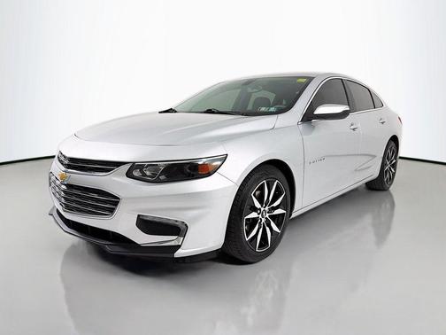 Silver Ice Metallic 2018 Chevrolet Malibu LT