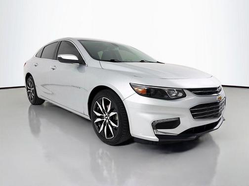 Silver Ice Metallic 2018 Chevrolet Malibu LT