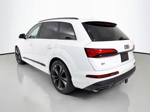 Glacier White Metallic 2026 Audi Q7 55 Premium Plus