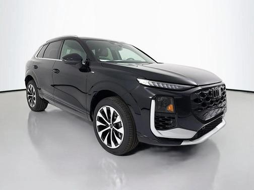 Mythos Black Metallic 2026 Audi Q3 TFSI quattro S tronic
