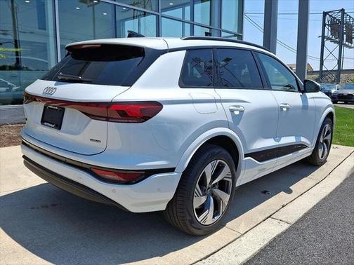 2025 Audi Q6 e-tron Premium Plus quattro