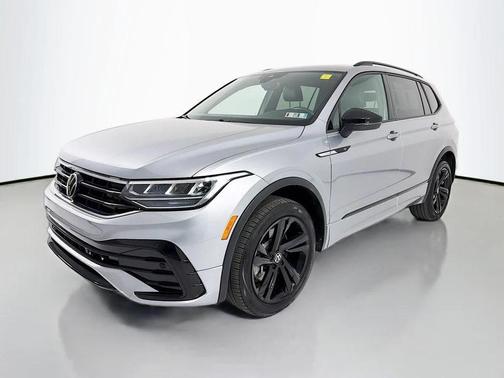 Pyrite Silver Metallic 2024 Volkswagen Tiguan 2.0T SE R-Line Black 4MOTION