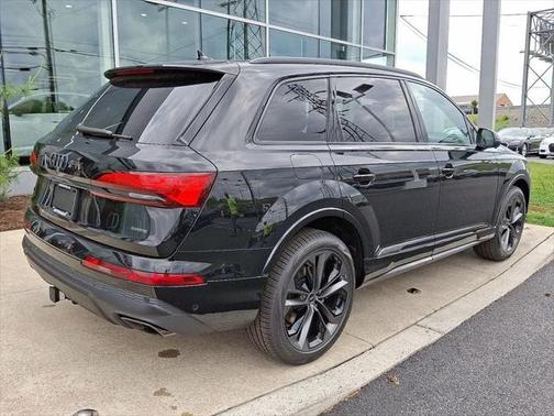 2025 Audi Q7 55 Premium Plus