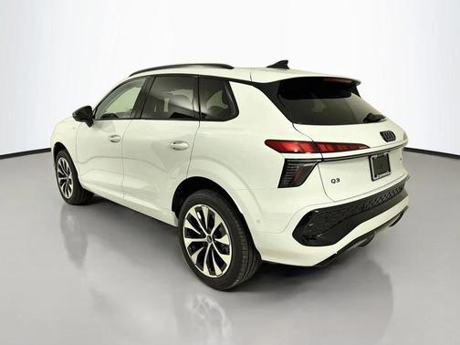 Glacier White Metallic 2026 Audi Q3 TFSI quattro S tronic