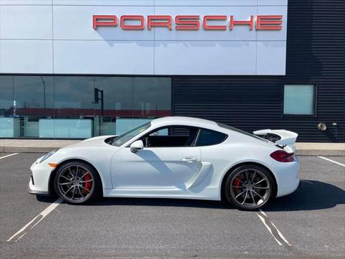 2016 Porsche Cayman GT4