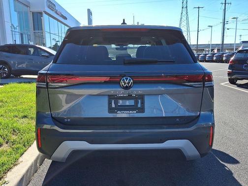 2025 Volkswagen Tiguan 2.0T SE 4MOTION