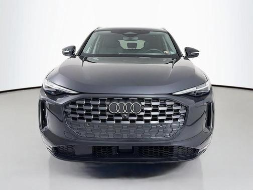 Tambora Gray Metallic 2025 Audi Q5 Premium Plus TFSI quattro S tronic