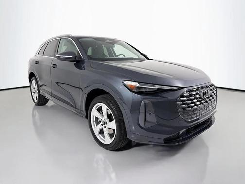Tambora Gray Metallic 2025 Audi Q5 Premium Plus TFSI quattro S tronic