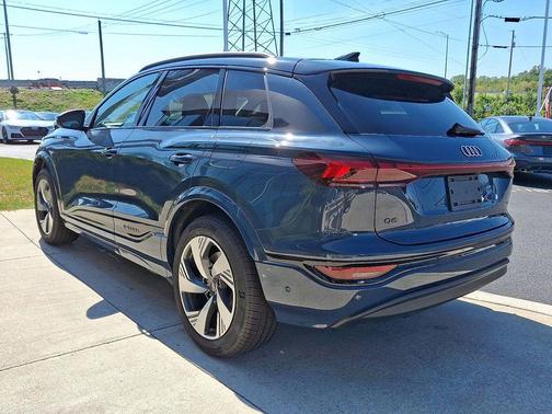 2025 Audi Q6 e-tron Premium Plus quattro