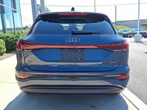 2025 Audi Q6 e-tron Premium Plus quattro