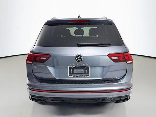 Platinum Gray Metallic 2023 Volkswagen Tiguan 2.0T SE R-Line Black