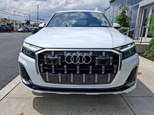 2025 Audi Q7 45 Premium