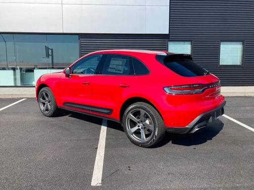 2024 Porsche Macan 