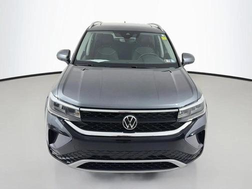 Platinum Gray Metallic 2023 Volkswagen Taos 1.5T SE