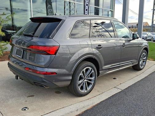 2026 Audi Q7 55 Premium