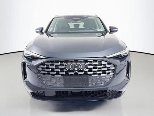 Tambora Gray Metallic 2025 Audi Q5 Premium Plus TFSI quattro S tronic