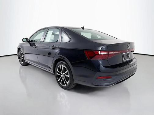 Deep Black Pearl 2025 Volkswagen Jetta 1.5T Sport